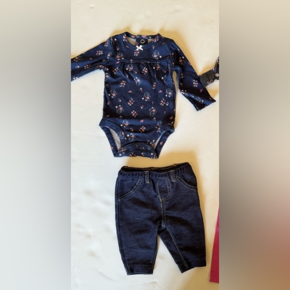 Carter’s girls onsie and pants set newborn floral
